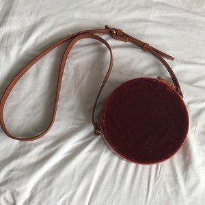 Circle side bag